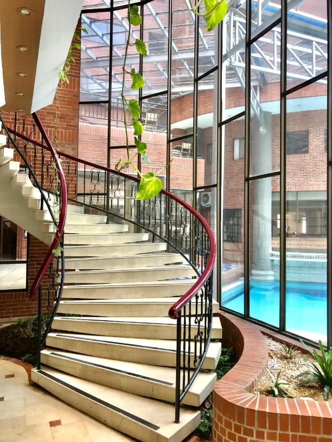 莫拉莱斯国际酒店及会议中心 Ibagué 外观 照片 The staircase at the entrance of the hotel