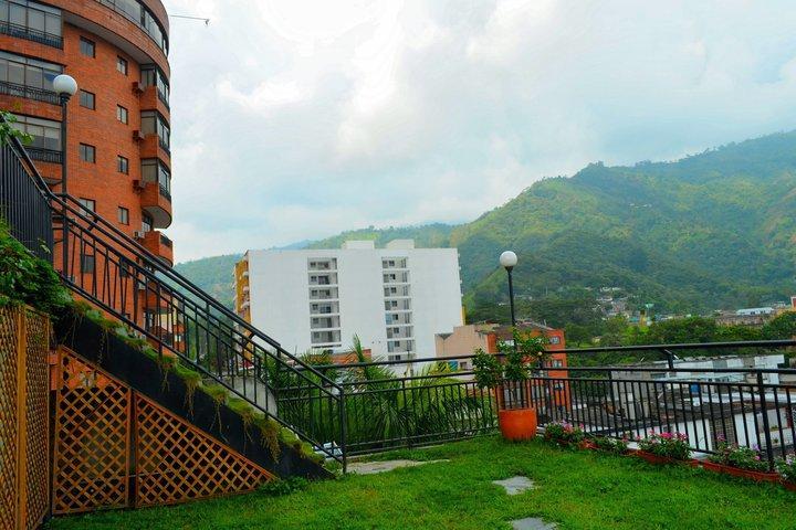 莫拉莱斯国际酒店及会议中心 Ibagué 外观 照片 View of the city of Medellín from the Sabaneta Park.