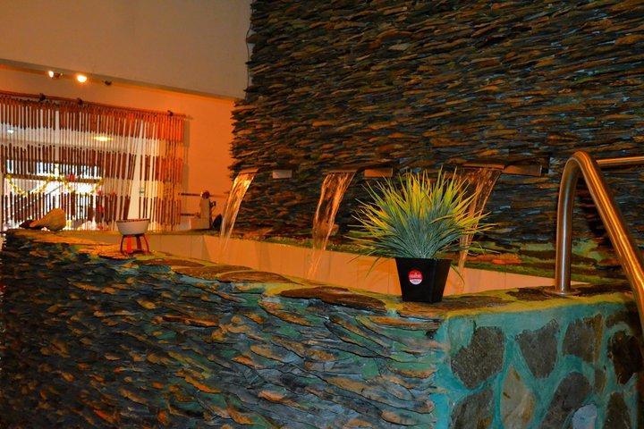 莫拉莱斯国际酒店及会议中心 Ibagué 外观 照片 Fountain at the entrance of the hotel