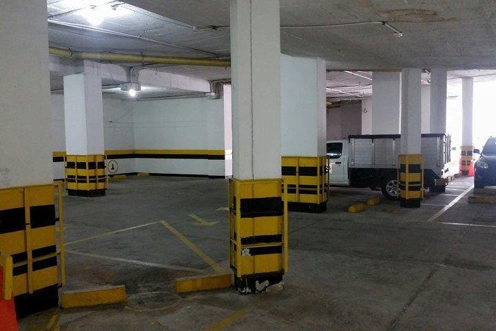 莫拉莱斯国际酒店及会议中心 Ibagué 外观 照片 The car park at the station