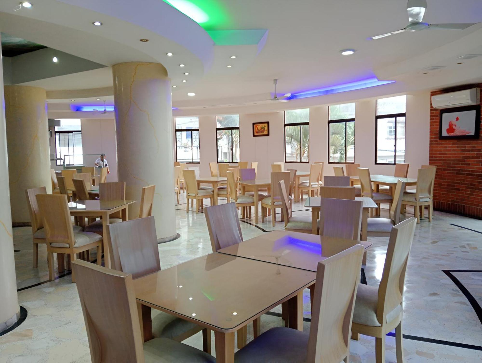 莫拉莱斯国际酒店及会议中心 Ibagué 外观 照片 The dining hall