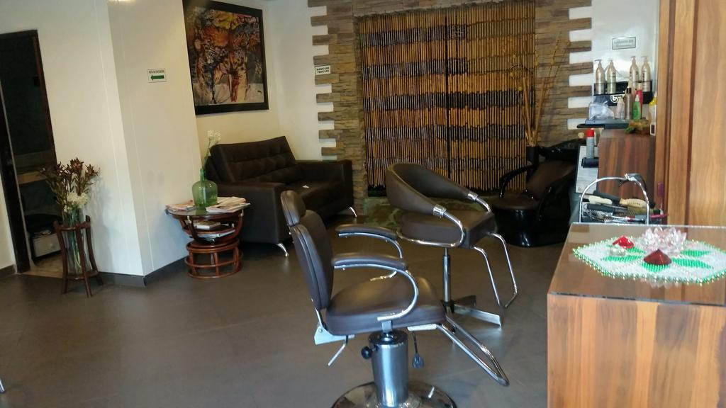 莫拉莱斯国际酒店及会议中心 Ibagué 外观 照片 A hair salon in Germany