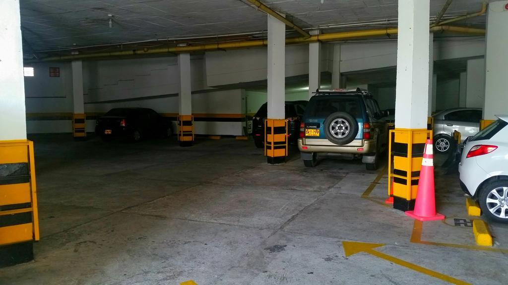 莫拉莱斯国际酒店及会议中心 Ibagué 外观 照片 Parking garage