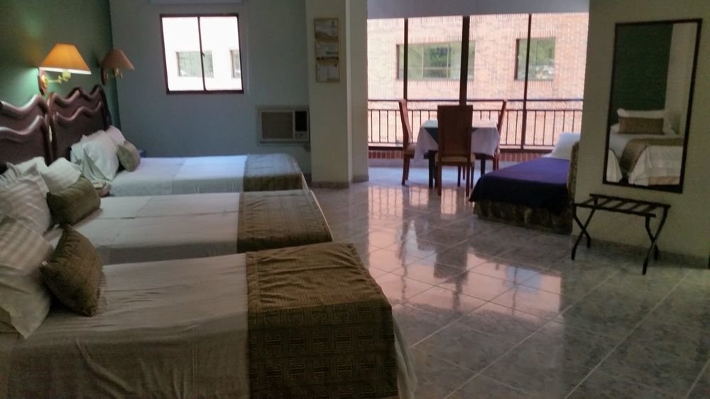 莫拉莱斯国际酒店及会议中心 Ibagué 外观 照片 A room at the hotel