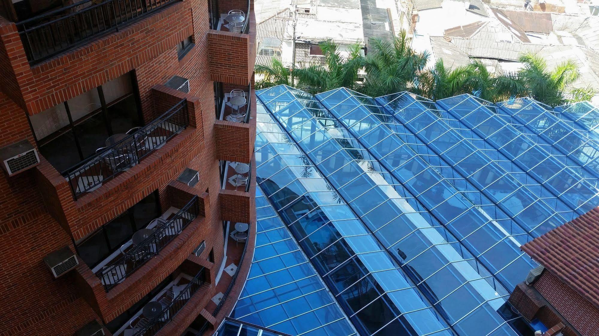 莫拉莱斯国际酒店及会议中心 Ibagué 外观 照片 Solar panels on the roof of the hotel